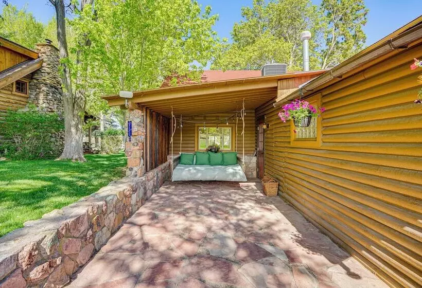 14 Mi To Main Street Moab: Cabin W/ Hot Tub Access