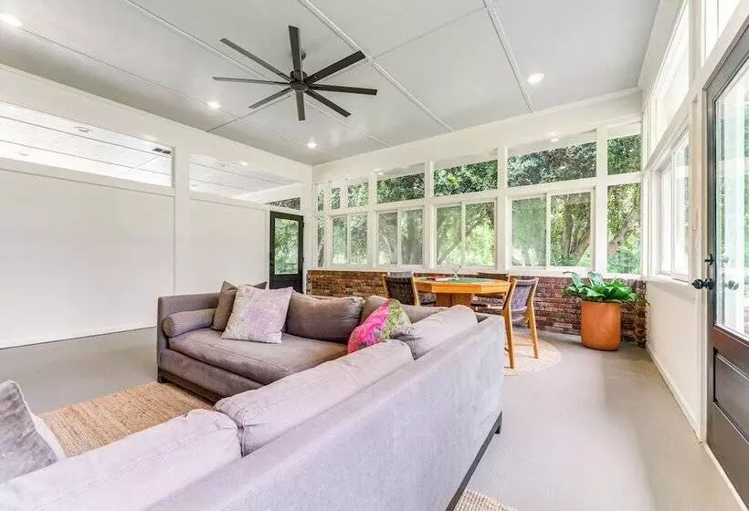 Palmetto Cottage W/ Fire Pit, Game Table + More!