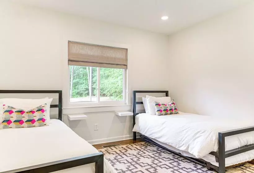 Palmetto Cottage W/ Fire Pit, Game Table + More!