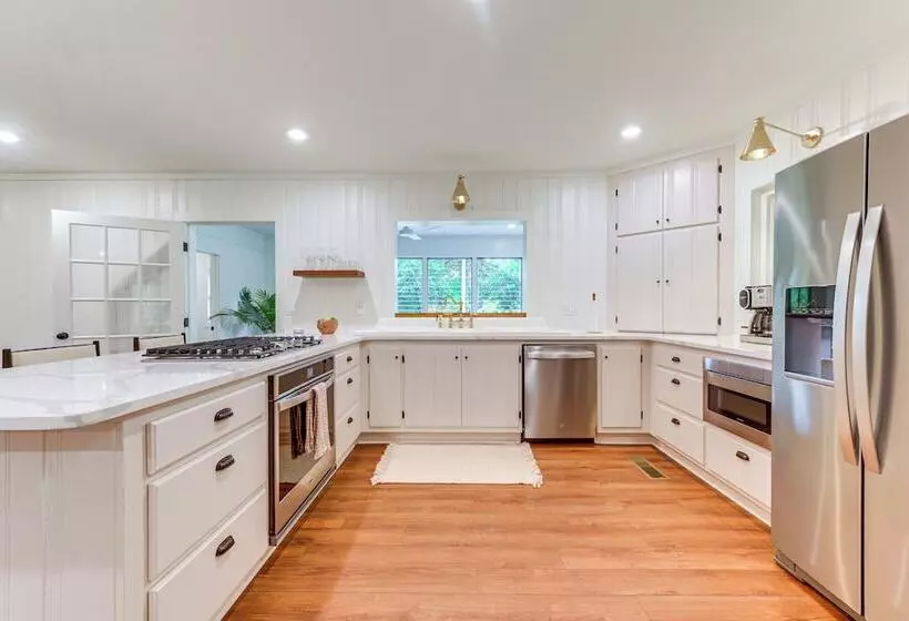 Palmetto Cottage W/ Fire Pit, Game Table + More!