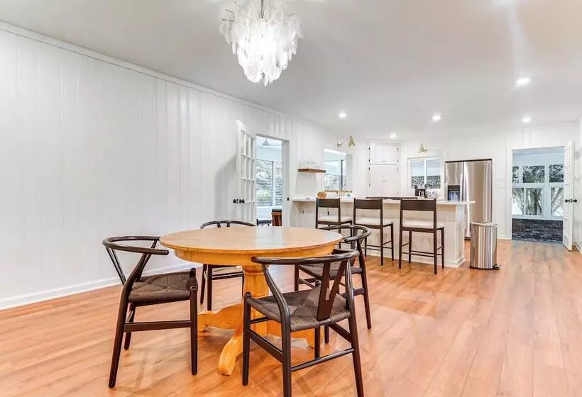 Palmetto Cottage W/ Fire Pit, Game Table + More!