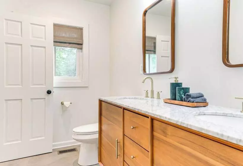 Palmetto Cottage W/ Fire Pit, Game Table + More!