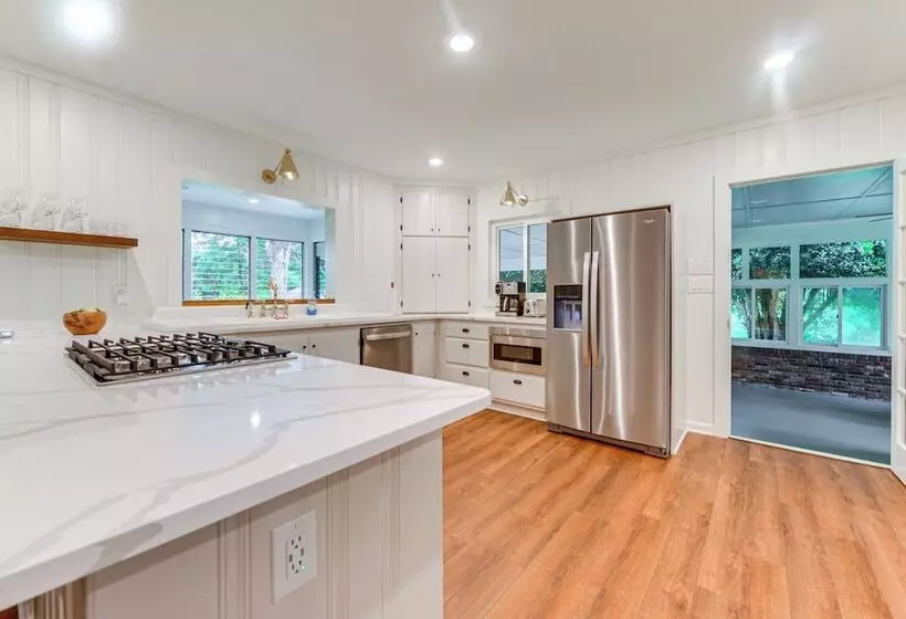 Palmetto Cottage W/ Fire Pit, Game Table + More!