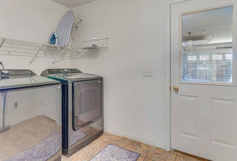 Pensacola Home W/ Large Yard: 4 Mi To Beach