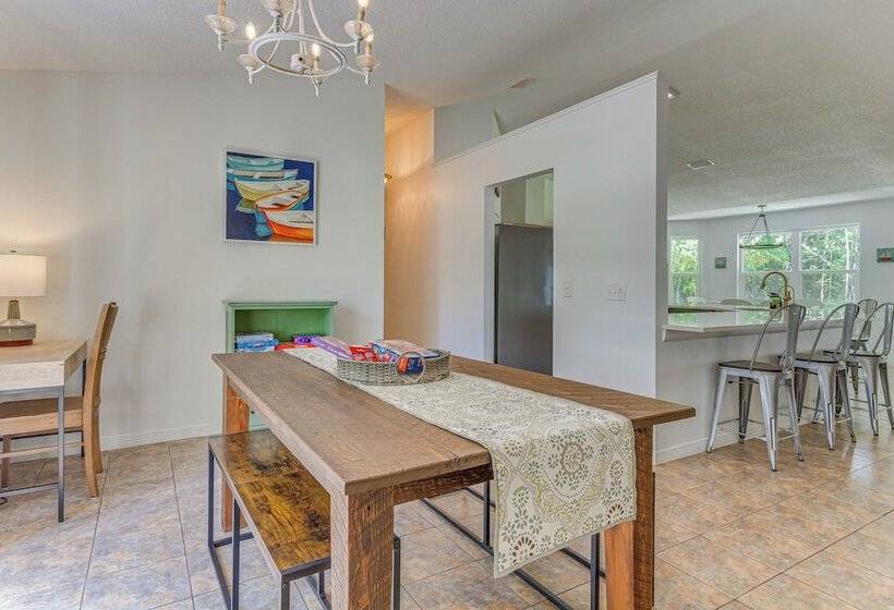 Pensacola Home W/ Large Yard: 4 Mi To Beach