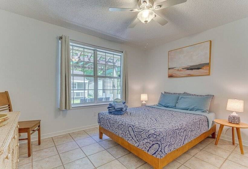 Pensacola Home W/ Large Yard: 4 Mi To Beach