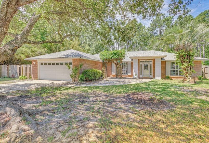 Pensacola Home W/ Large Yard: 4 Mi To Beach
