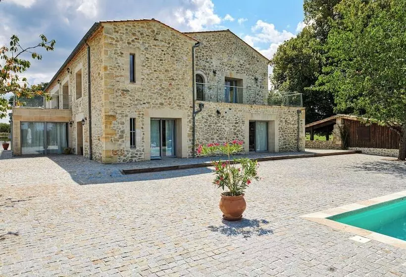 Majatalo Domaine De Badine