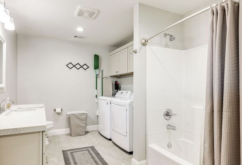 Pet Friendly Hughson Getaway, 9 Mi To Modesto!