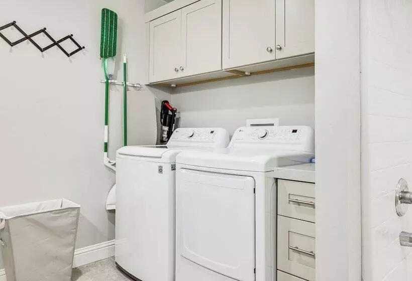 Pet Friendly Hughson Getaway, 9 Mi To Modesto!