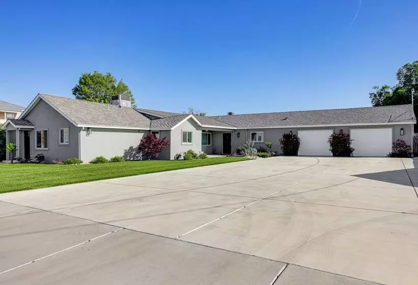 Pet Friendly Hughson Getaway, 9 Mi To Modesto!