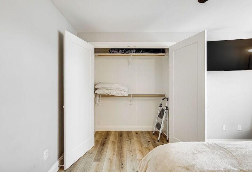 Pet Friendly Hughson Getaway, 9 Mi To Modesto!