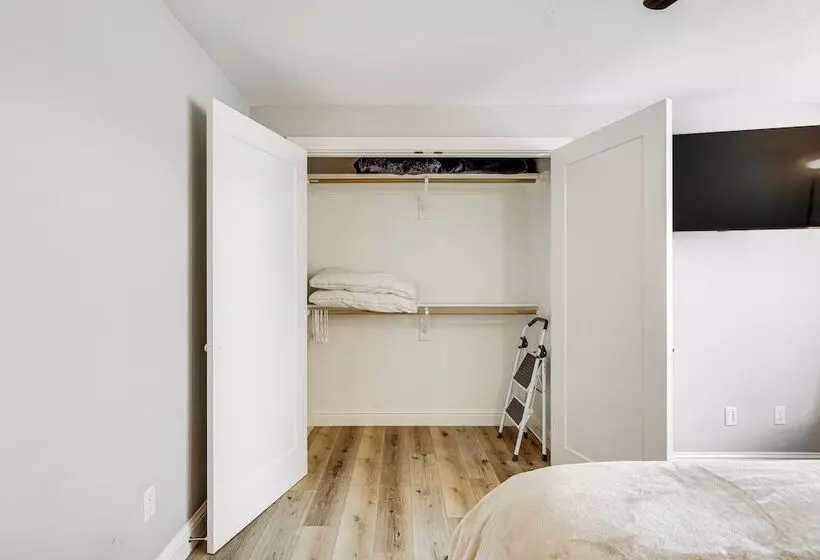 Pet Friendly Hughson Getaway, 9 Mi To Modesto!