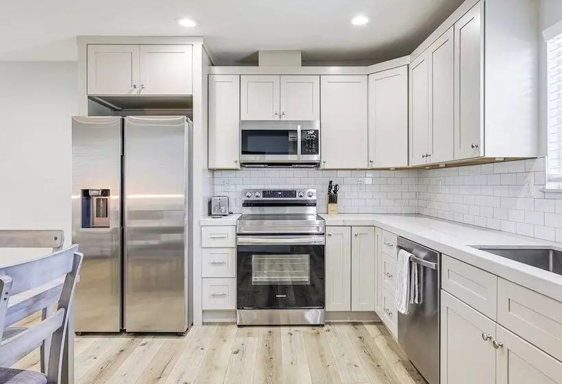 Pet Friendly Hughson Getaway, 9 Mi To Modesto!