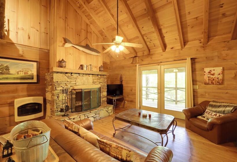 Near Lake Lure: Quiet Cabin W/ Deck & Trail Access