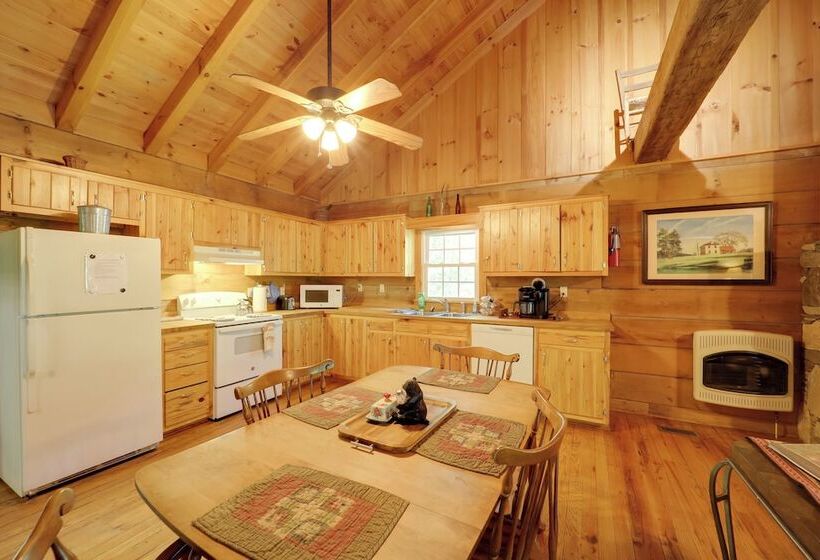 Near Lake Lure: Quiet Cabin W/ Deck & Trail Access