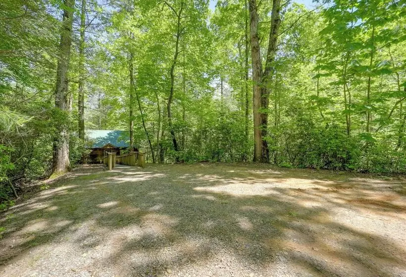 Near Lake Lure: Quiet Cabin W/ Deck & Trail Access
