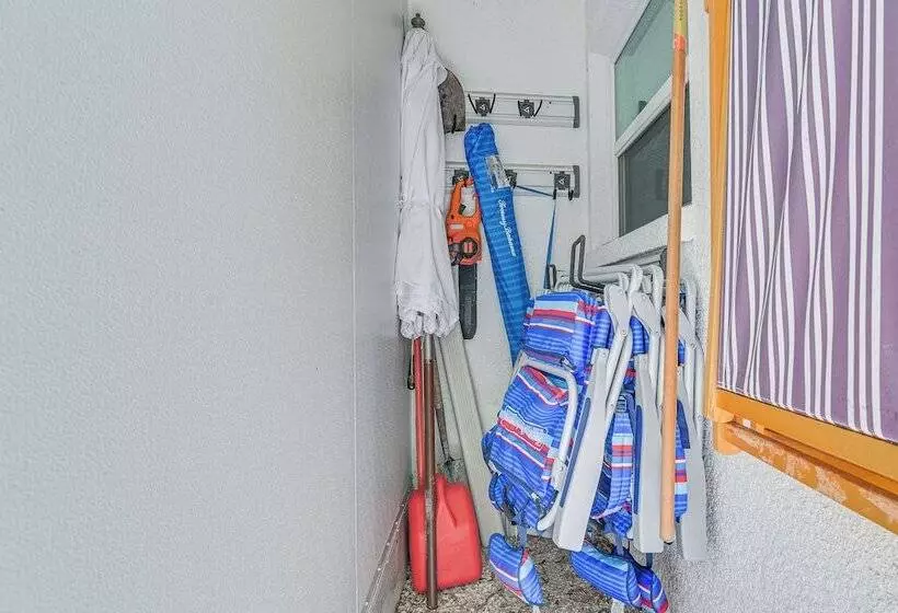 Redington Beach Coastal Retreat   Walk To Beach!