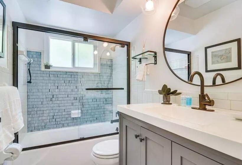 Redington Beach Coastal Retreat   Walk To Beach!