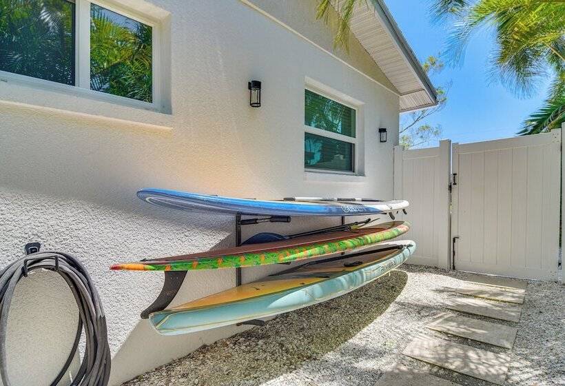 Redington Beach Coastal Retreat   Walk To Beach!