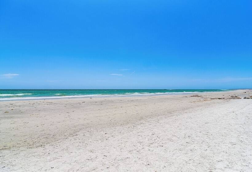 Redington Beach Coastal Retreat   Walk To Beach!