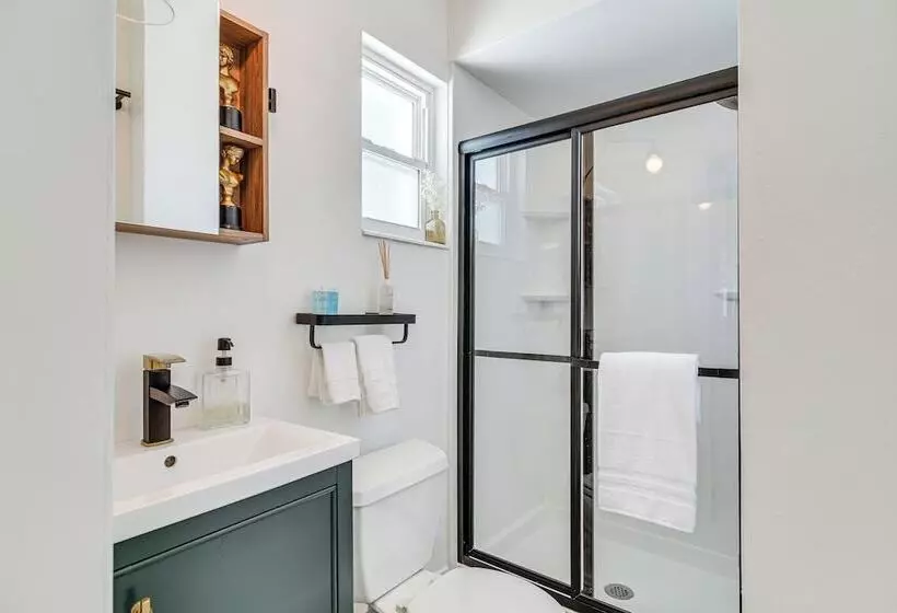 Redington Beach Coastal Retreat   Walk To Beach!