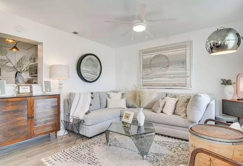 Redington Beach Coastal Retreat   Walk To Beach!