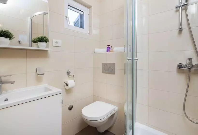 Residenssi Impeccable 3 Bed House In Supetar