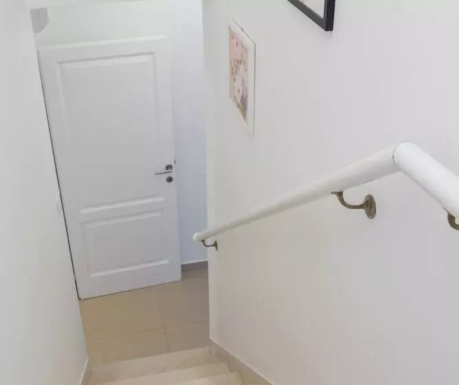 Residenssi Impeccable 3 Bed House In Supetar