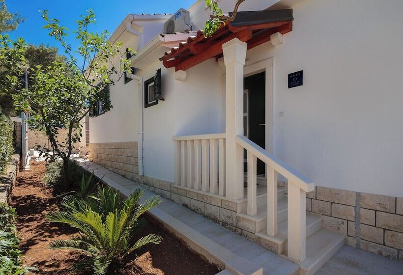 住所 Impeccable 3 Bed House In Supetar