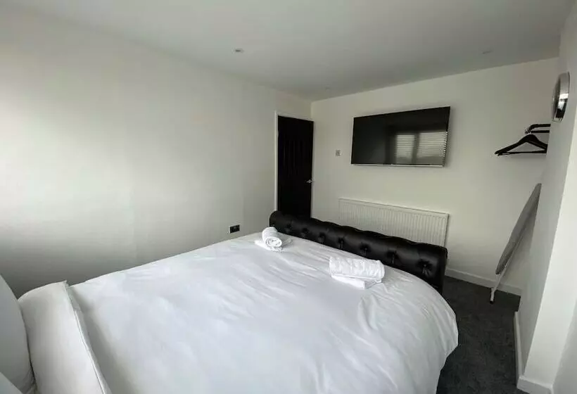 Residenssi Lovely Refurbished 3 Bed House In Liverpool