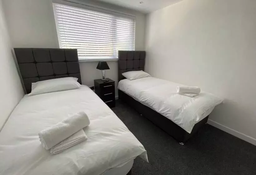 Residenssi Lovely Refurbished 3 Bed House In Liverpool