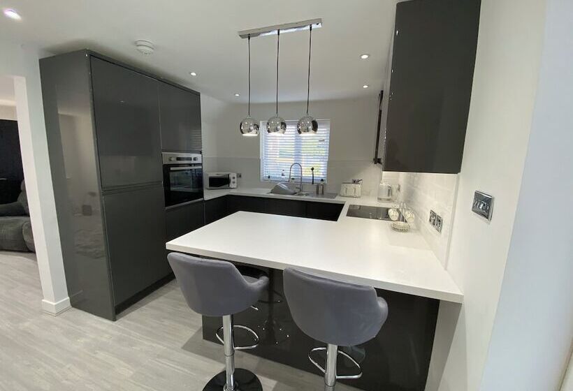 レジデンス Lovely Refurbished 3 Bed House In Liverpool