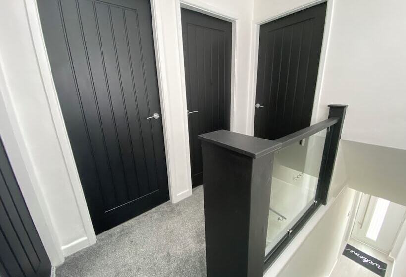レジデンス Lovely Refurbished 3 Bed House In Liverpool
