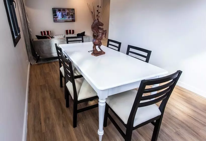 اقامتگاه Luxury House Villa Devoto