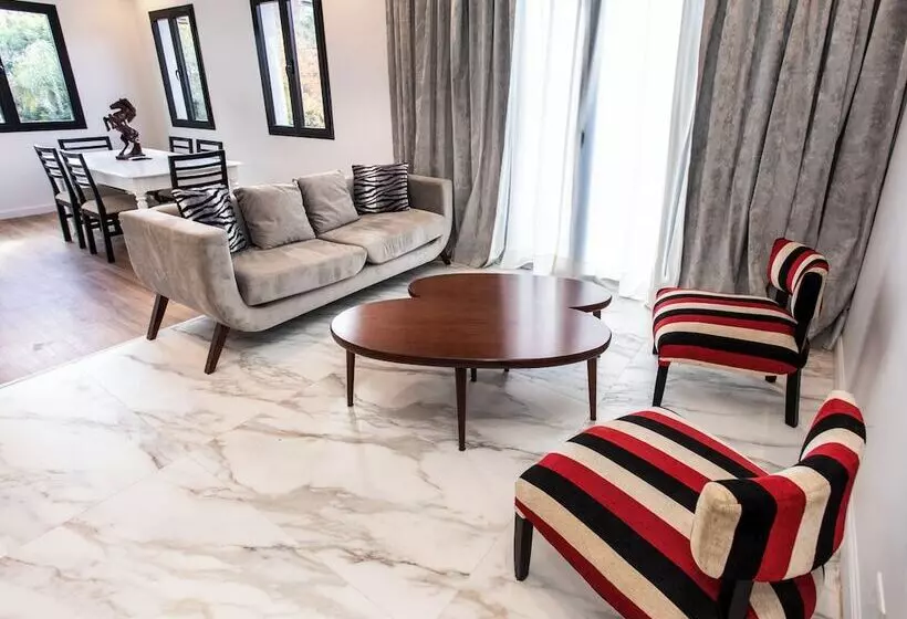 اقامتگاه Luxury House Villa Devoto
