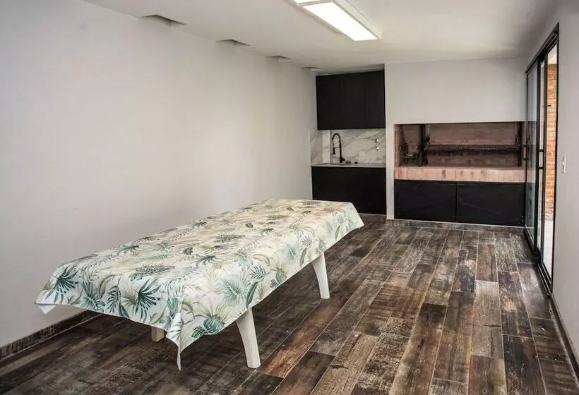 اقامتگاه Luxury House Villa Devoto