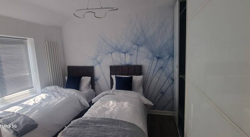 דירת נופש Modern 3bed House In Slough