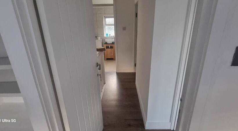 דירת נופש Modern 3bed House In Slough