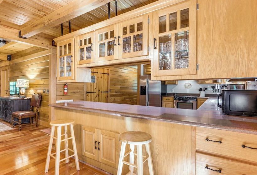 Rogers Cabin On 17 Acres W/ Wraparound Deck!