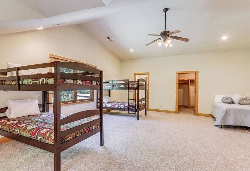 Rogers Cabin On 17 Acres W/ Wraparound Deck!