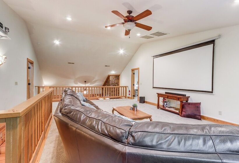 Rogers Cabin On 17 Acres W/ Wraparound Deck!