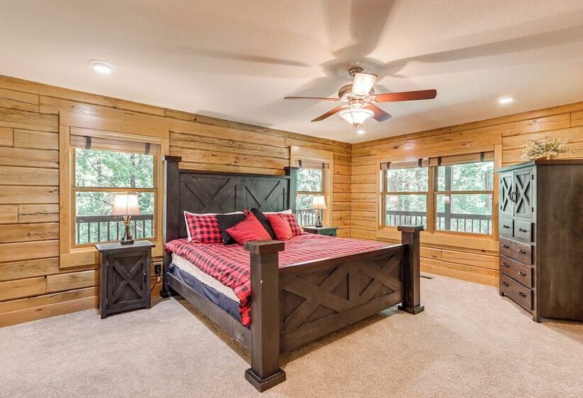 Rogers Cabin On 17 Acres W/ Wraparound Deck!