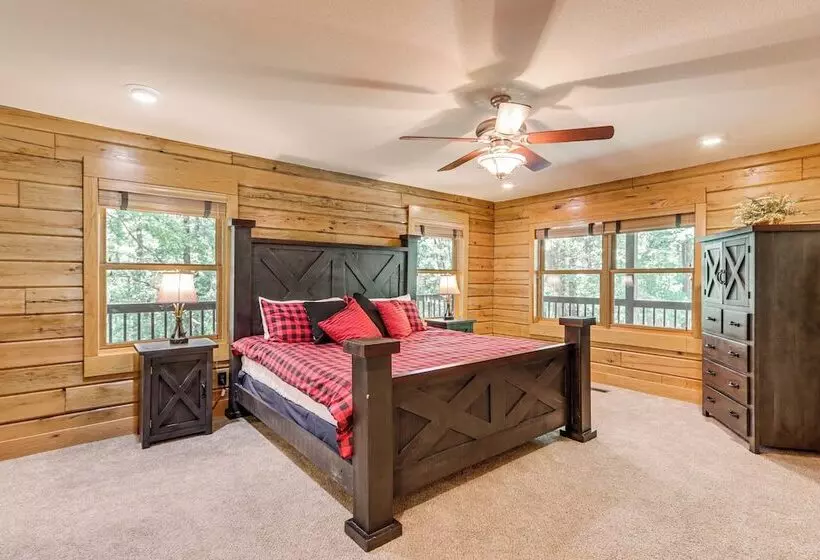 Rogers Cabin On 17 Acres W/ Wraparound Deck!