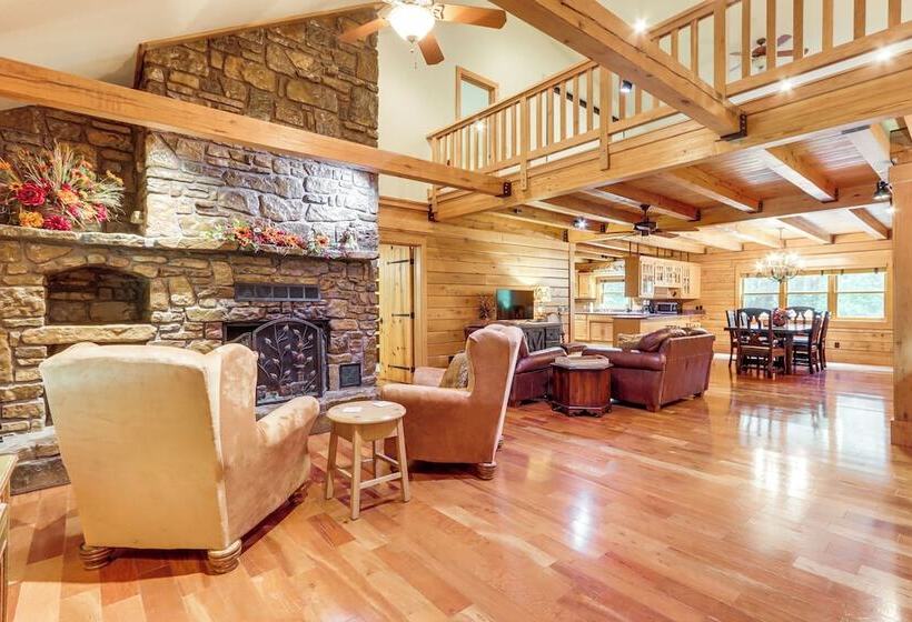 Rogers Cabin On 17 Acres W/ Wraparound Deck!