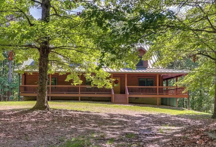 Rogers Cabin On 17 Acres W/ Wraparound Deck!