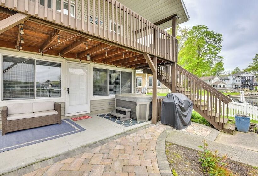 Rome City Lake House W/ Dock + Waterfront Views!