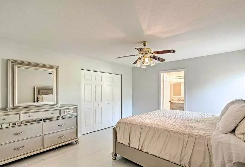 Royal Palm Beach Retreat ~ 13 Mi To Beach!