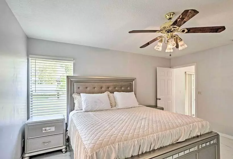 Royal Palm Beach Retreat ~ 13 Mi To Beach!