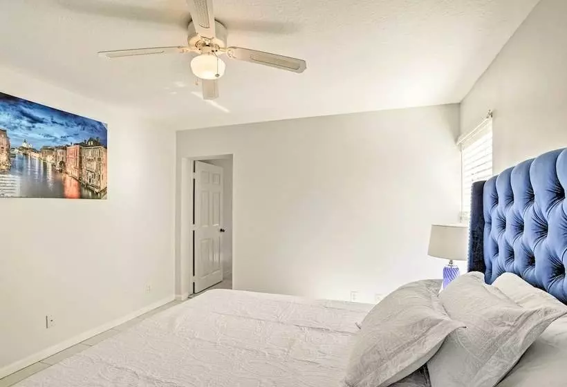 Royal Palm Beach Retreat ~ 13 Mi To Beach!